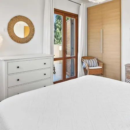 Beautiful Bj12 With Amazing Sea Views, Aphrodite Hills Apartment *