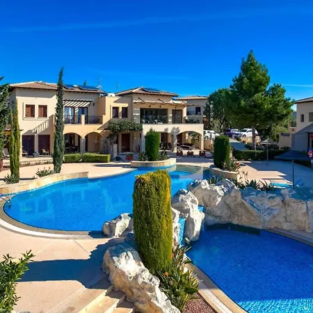 Beautiful Bj12 With Amazing Sea Views, Aphrodite Hills Apartment *
