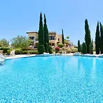 Beautiful Bj12 With Amazing Sea Views, Aphrodite Hills Lägenhet *