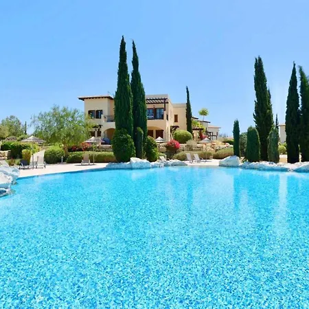 Beautiful Bj12 With Amazing Sea Views, Aphrodite Hills Διαμέρισμα *